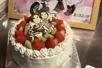 おめでたいウエディング似顔絵ケーキ